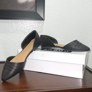 New!! ✨ “Bamboo” Women Faux Leather Flats -
Multiple Sizes Available